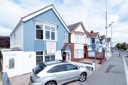 1 bedroom in a house share to rent - Photo 4