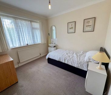 3 bedroom detached bungalow to rent - Photo 4