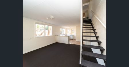 SMACK BANG IN THE MIDDLE OF ALL THE ACTION! - Photo 4