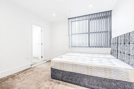 Manhattan House, Manhattan Business Park, Ealing, London, W5 - Photo 2