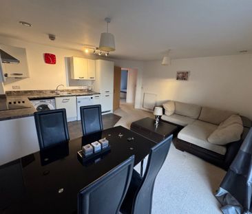 2 Bedroom Flat / Apartment - James Weld Close, Southampton - Photo 6