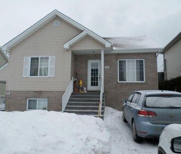 Sous-sol Beau grand 4 1/2 - Photo 2