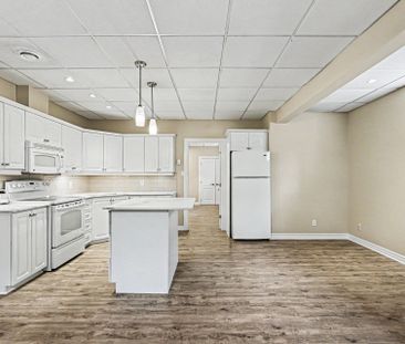 For Lease - 63 Rothwell Drive Unit# B, Beacon Hill North - South an... - Photo 5