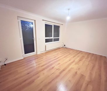 3 bedroom end of terrace house to rent - Photo 1