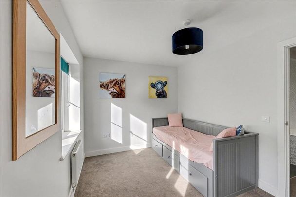 2 bedroom end of terrace house to rent - Photo 1