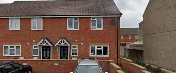 3 bedroom end of terrace house to rent - Photo 1