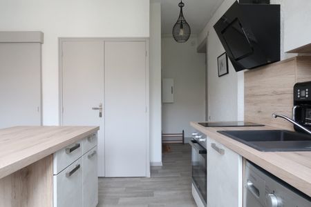 Location Appartement 1 pièce 28m² ST ETIENNE 42100 - Photo 2