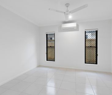 MAJESTIC MASTERPIECE WITH MEDIA ROOM – SOUGHT AFTER LOCATION IN SCH... - Photo 4