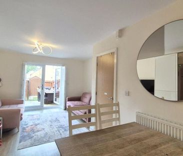 4 bedroom semi-detached house to rent - Photo 3