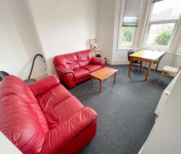 To Rent Holdenhurst Road, Lansdowne, Bournemouth, BH8 £1,840 pcm Te... - Photo 1
