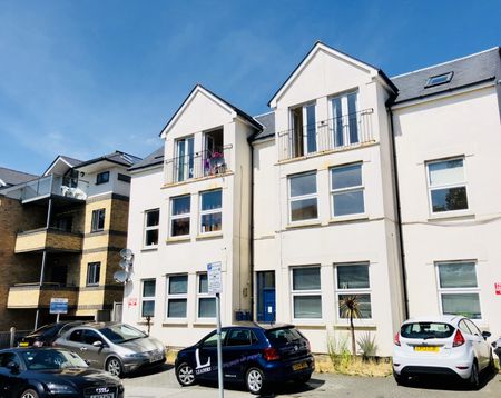 2 bedroom flat to rent Woodstock Road, Croydon - Photo 2