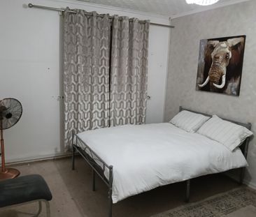 Room in a Shared Flat, Essington Street, B16 - Photo 4