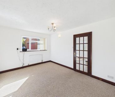 4 bedroom semi-detached house to rent - Photo 2