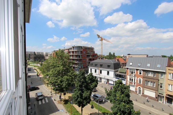 STADSAPPARTEMENT AAN GROENE BOULEVARD HASSELT, MET VRIJ UITZICHT - Photo 1