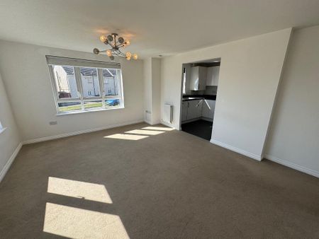 2 bedroom flat to rent - Photo 2
