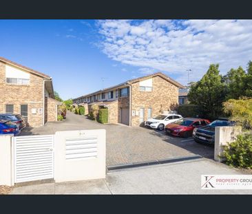 Renovated Townhouse In Central Maroochydore - Photo 2