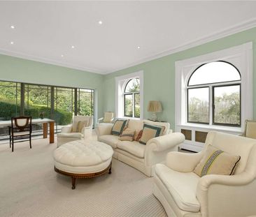 An exquisite detached period property with rural views. - Photo 3