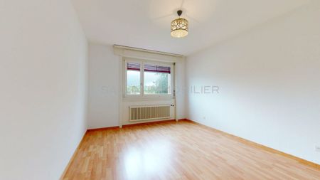 APPARTEMENT ENTIEREMENT RENOVE DE 3½ PIECES - Foto 3