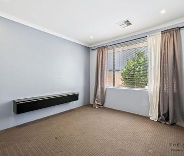 Spacious, Modern Living in the Heart of Wellard - Photo 3