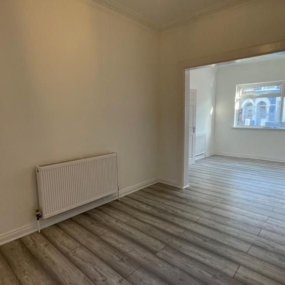 4 Bedroom Terraced House To Rent - Photo 1