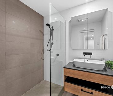 Modern Living In Albany Creek - Photo 1