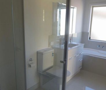 Clayton South - Photo 5