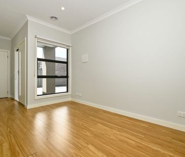 LOW MAINTENANCE CHARM - Photo 4