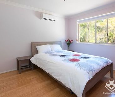 Luxurious life style with pool and views - Photo 3