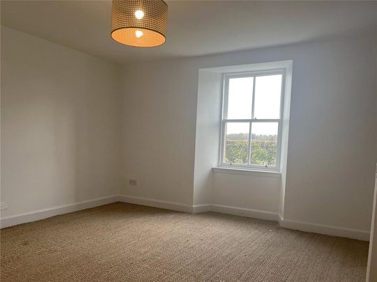 5 bedroom detached house to rent - Photo 1