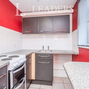 1 bedroom studio to rent Henley Drive, Droitwich, WR9 - Photo 2