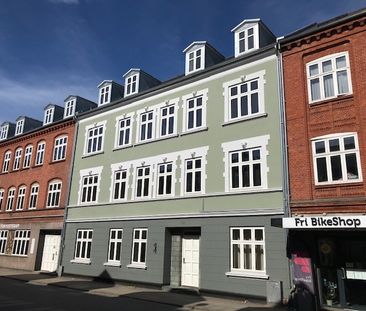 Vejle - Centrum, lys 2-3vær m balkon - Photo 4