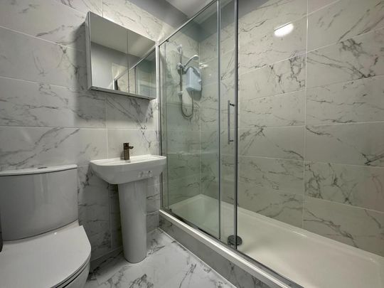 3 bedroom flat to rent - Photo 1