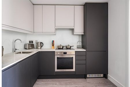 Station Road, Addlestone, Surrey, KT15 - Photo 3