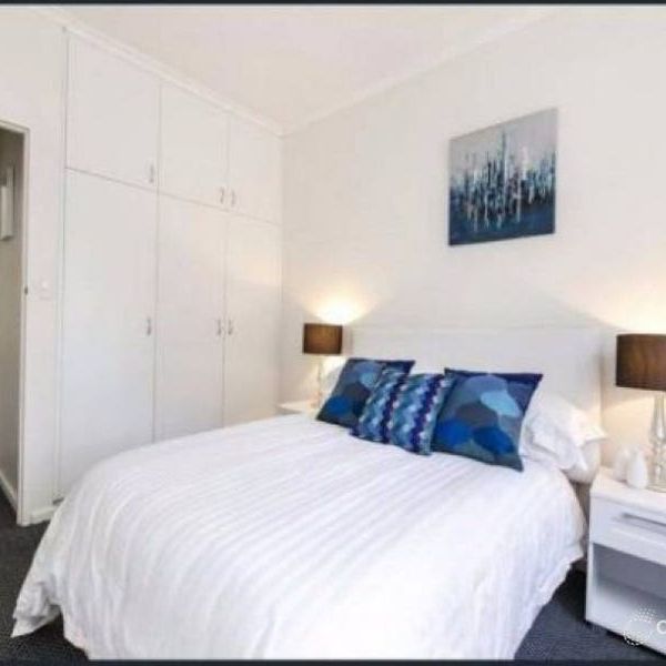 Cute two bedroom Apartment available for rent now! ALL enquiries via email only please. - Photo 1