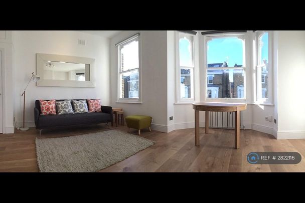 1 bedroom flat to rent - Photo 1