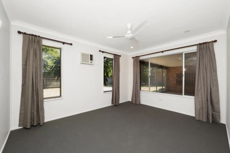 18 Pine Street, Kirwan. - Photo 2