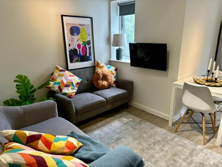 5 bedroom flat to rent - Photo 2