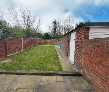 3 bedroom semi-detached house to rent - Photo 5