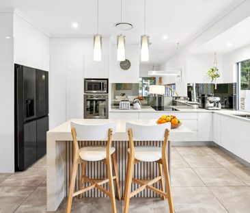 Modern Family Living with Poolside Entertaining in Buderim - Photo 5