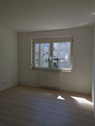 Großzügige 2-Zimmer-Wohnung mit Balkon in Naumburg - Photo 5