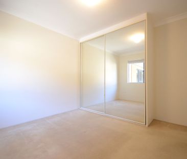 2 Bedroom Spacious Unit - Photo 5