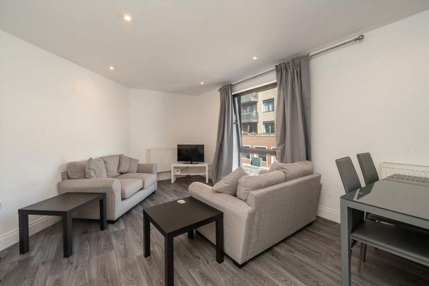 2 bedroom flat to rent - Photo 1
