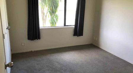 Rare on Rebecca! - Photo 2