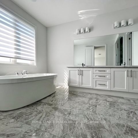 For Lease - 49 Sikura Circle, Aurora, Ontario - Photo 1