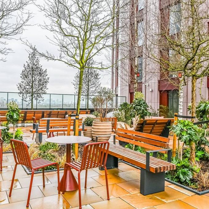 Studio to rent - Photo 1