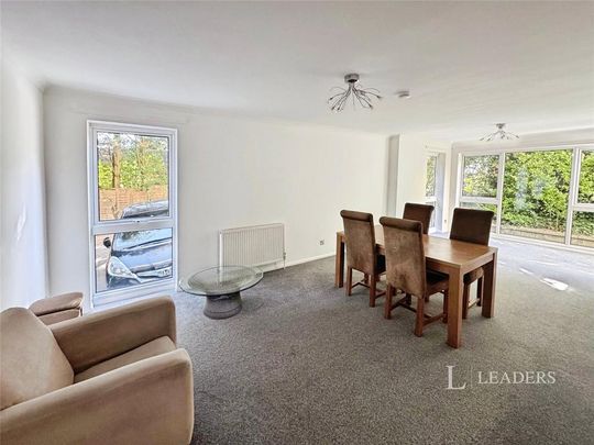 3 bedroom flat to rent - Photo 1