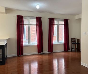 For Lease - 539 Coach Drive, Mississauga, Ontario - Photo 1