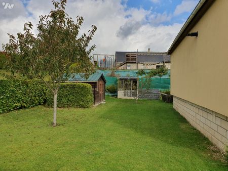 NEUF-MARCHE, proche centre village, pavillon en très bon état sur sous-sol complet - Photo 2