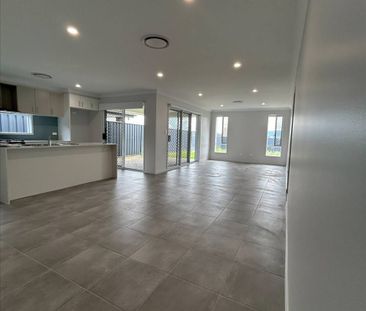 STUNNING FOUR BEDROOM HOME FOR RENT - MODERN LIVING IN A PRIME LOCA... - Photo 2