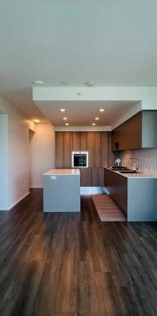 $450 off! Amazing 3 bed 2 bath City of Lougheed Tower 1 Burquitlam - Photo 1